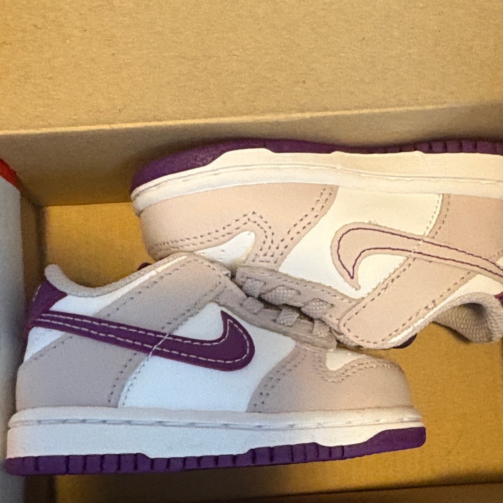 Nike Infant Sneakers in Purple and White